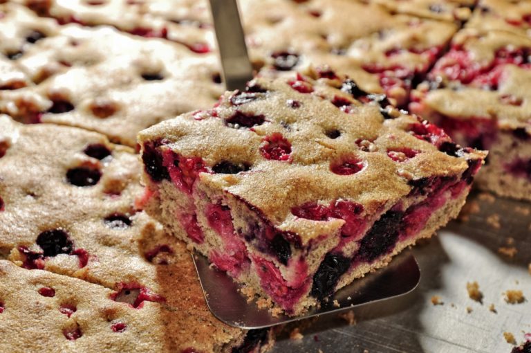 Yummy Yogurt Berry Cake