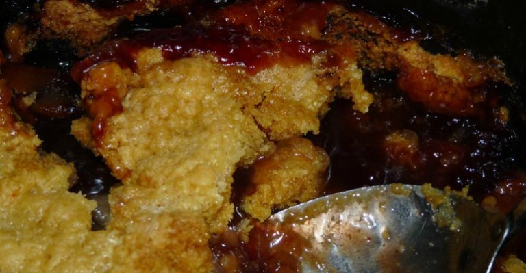 Make Cranberry Apple Dump Cake In Your Crockpot, Busy Mama!