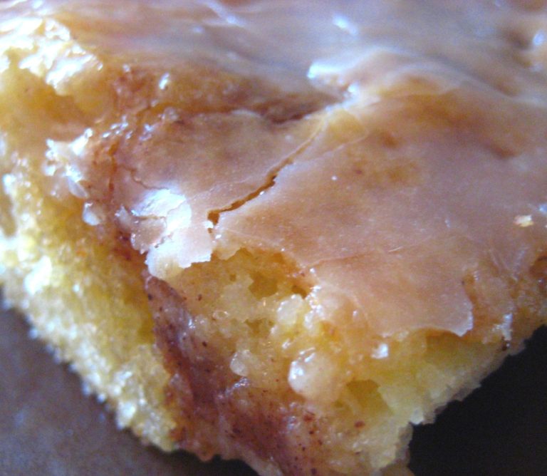 Easy Honey Bun Cake