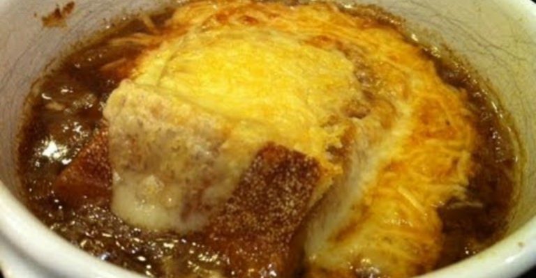 My Mother Set Out On A Mission To Find The BEST French Onion Soup EVER – This Recipe Is The WINNER