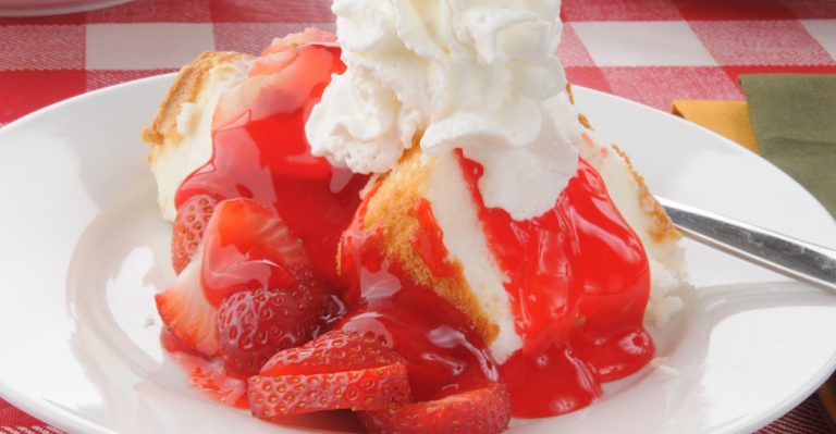 Crockpot Strawberry Dump Cake – A Dessert For Fruit Enthusiasts