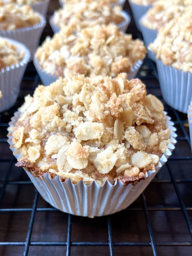 Easy Apple Crumble Top Muffins