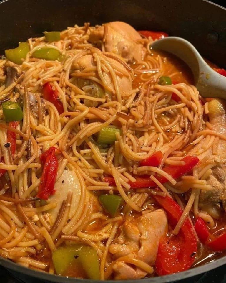 Sopa de Fideo with Chicken