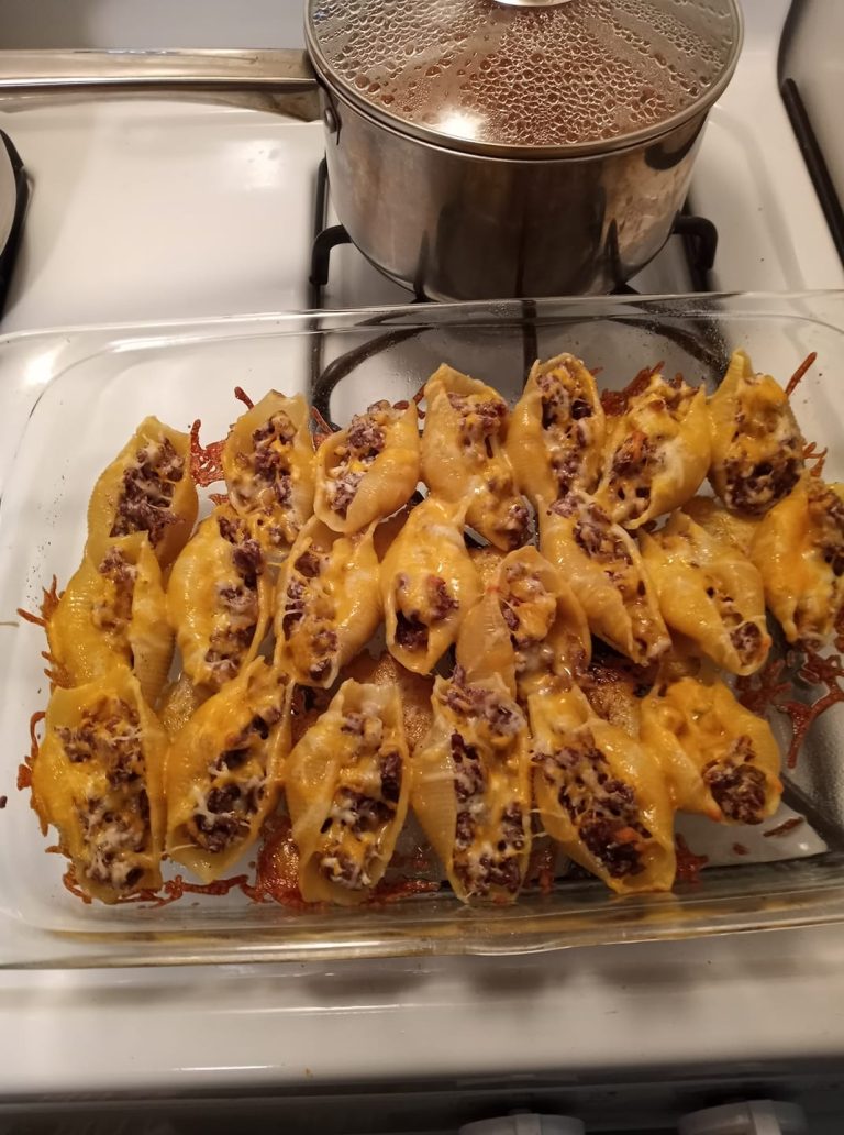 PHILLY CHEESESTEAK STUFFED SHELLS & CHEESE