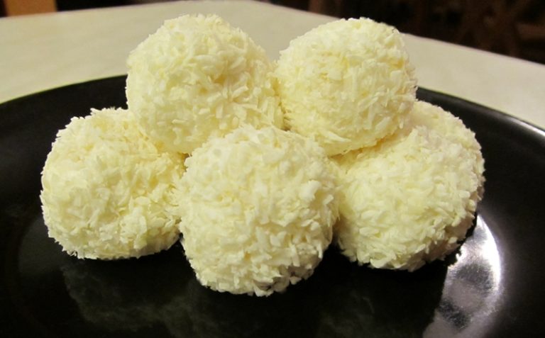 PINEAPPLE COCONUT SNOWBALLS