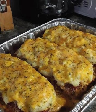 MEATLOAF WITH MASHED POTATOES AND CHEESE