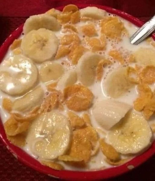 CORN FLAKES WITH BANANAS