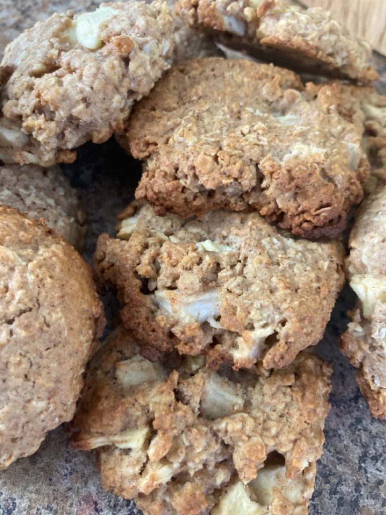 FRESH APPLE OATMEAL COOKIES