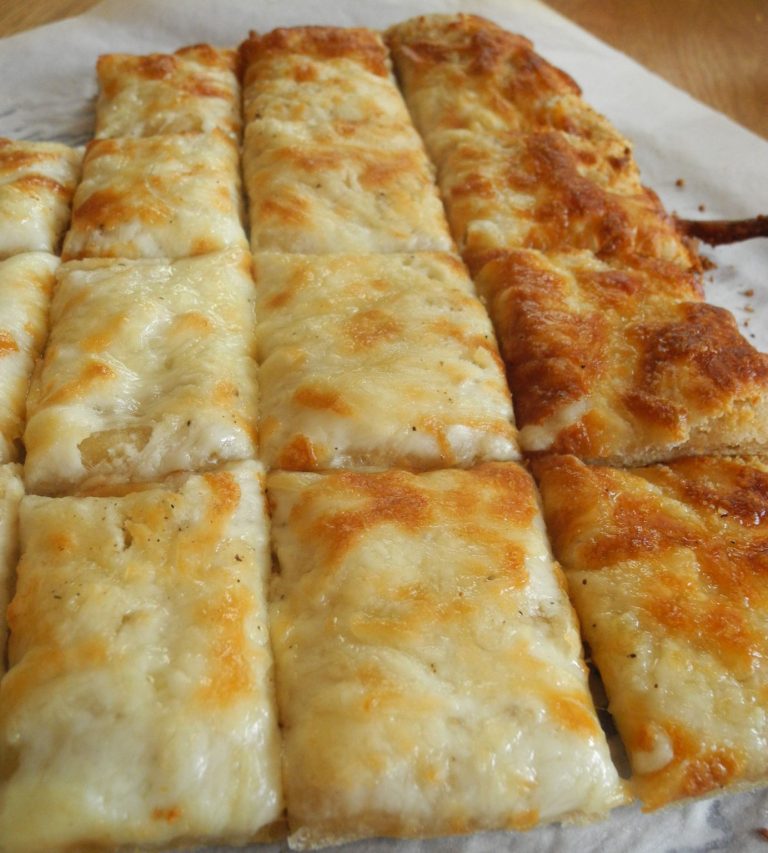 Easy Cheesy Garlic Breadsticks