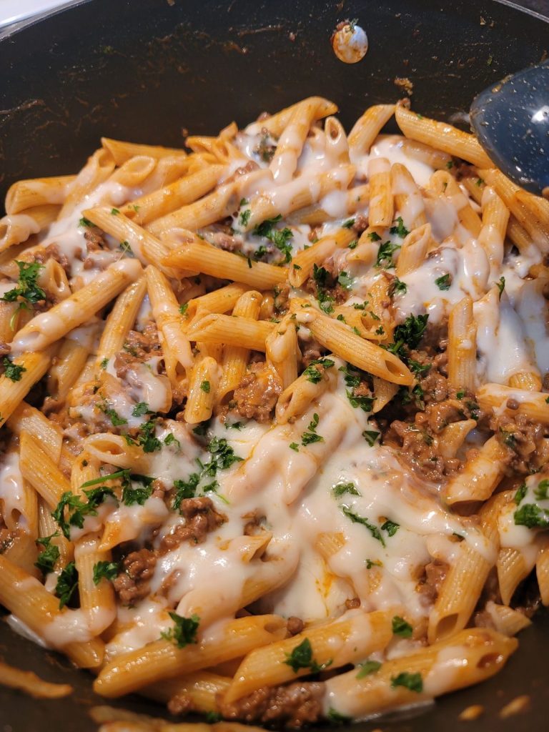 CHEESY GROUND BEEF PASTA SKILLET