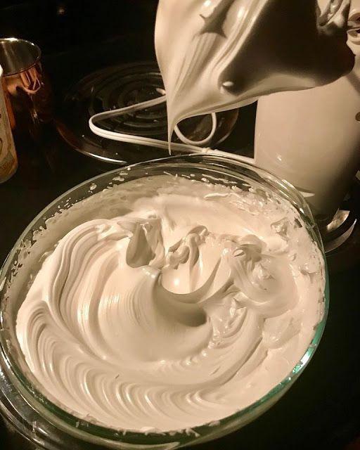 Old fashioned 7 Minute Frosting that tastes like marshmallow cream