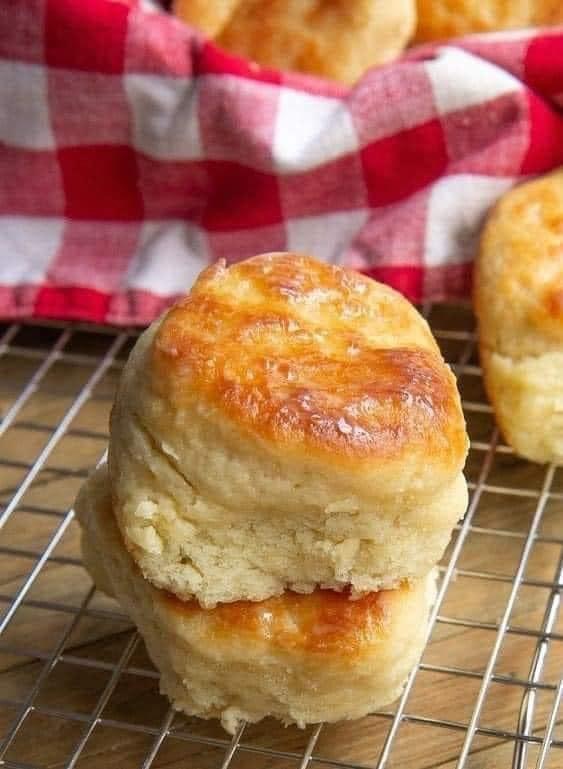 HOMEMADE ANGEL BISCUITS