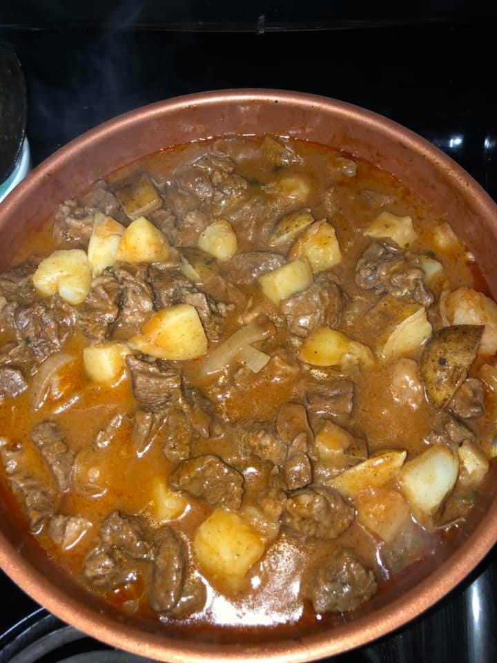 Carne guisada con papas