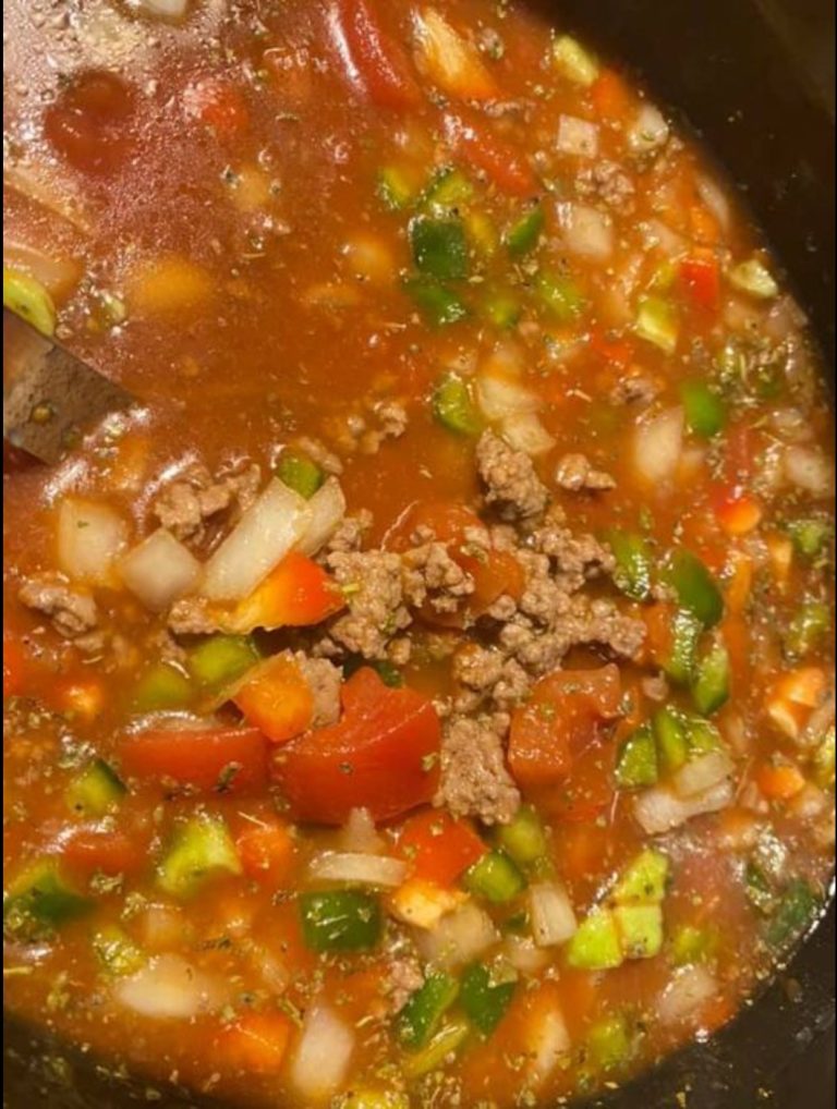 Slow Cooker Stuffed Pepper Soup