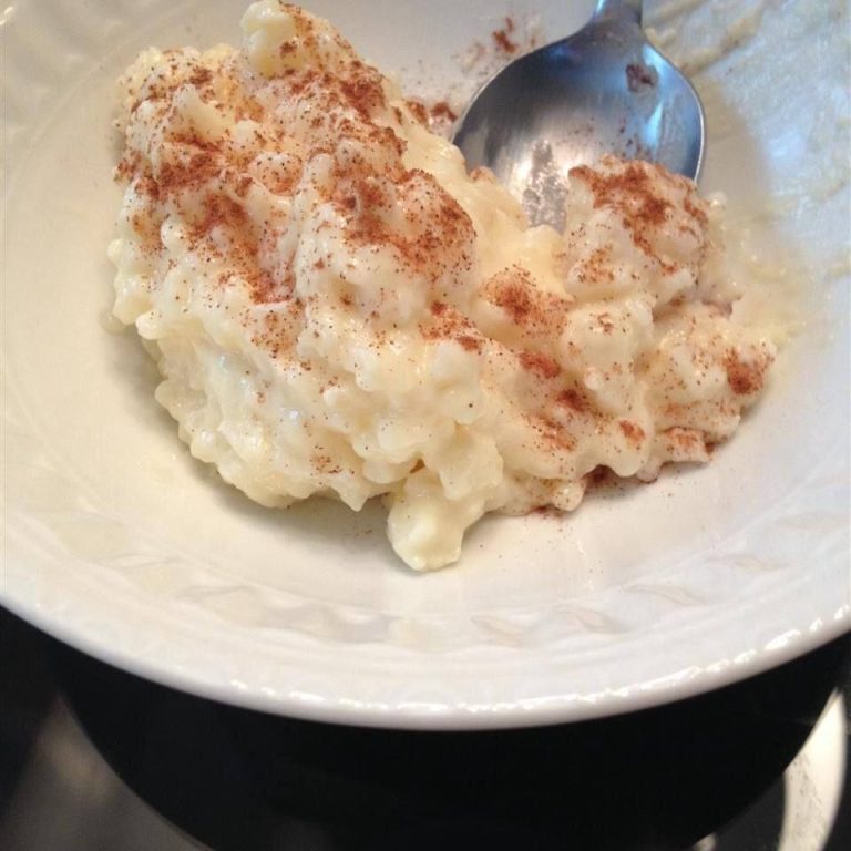 THE CREAMIEST CINNAMON-VANILLA RICE PUDDING