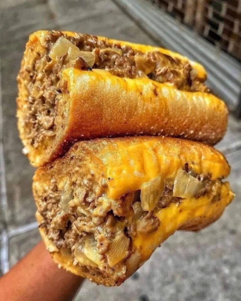 Philly Cheese Steak Sloppy Joes