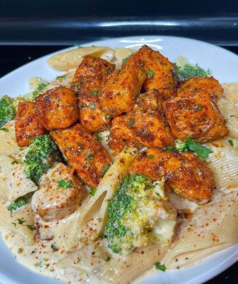 Creamy Pasta with Rosted Salmon