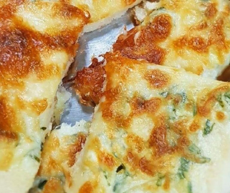 BEST EVER CHEESY GARLIC BREAD