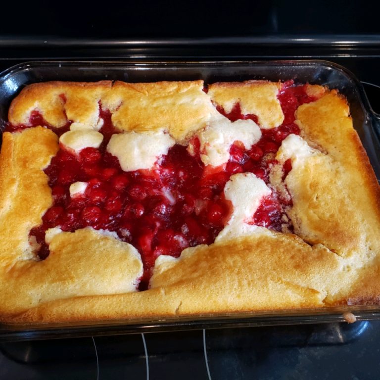 DESSERT FANS WILL LOVE THIS SIMPLE CHERRY COBBLER