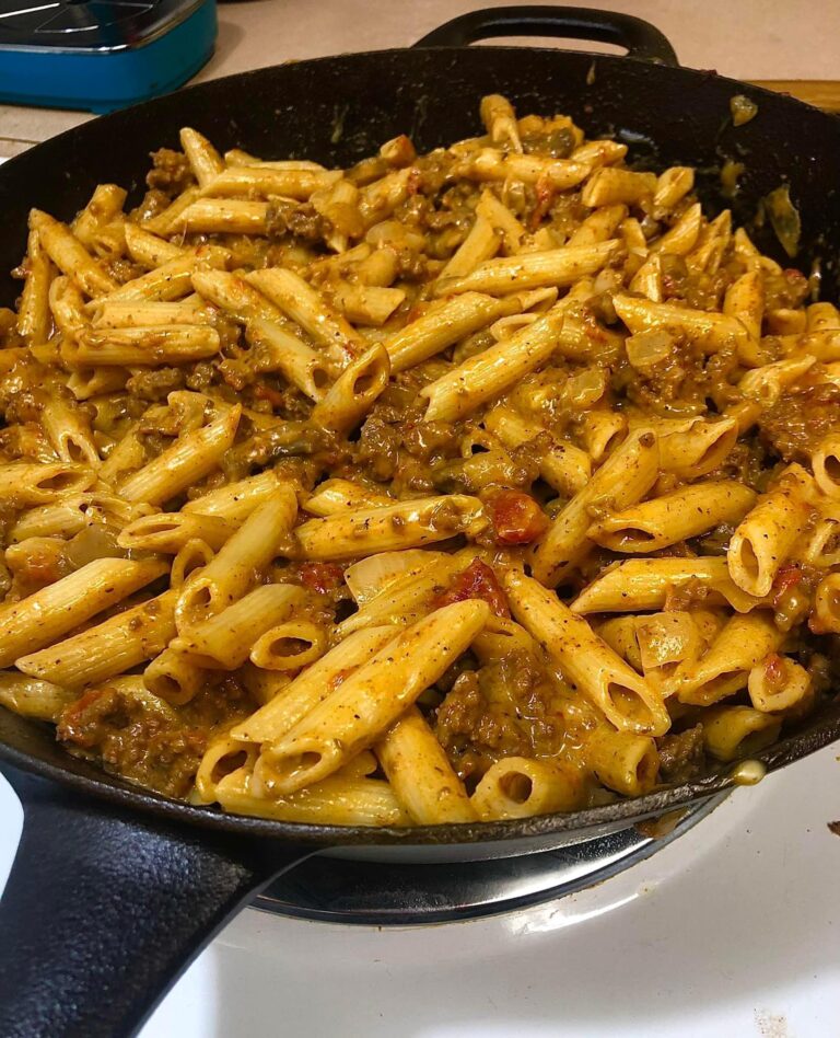 Meaty cheesy chili mac with penne pasta!