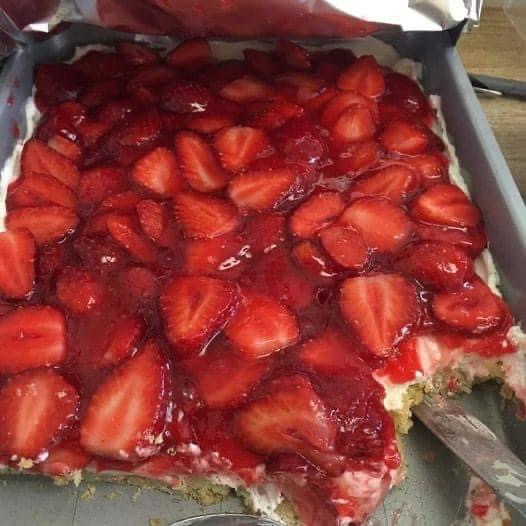 STRAWBERRY DESSERT