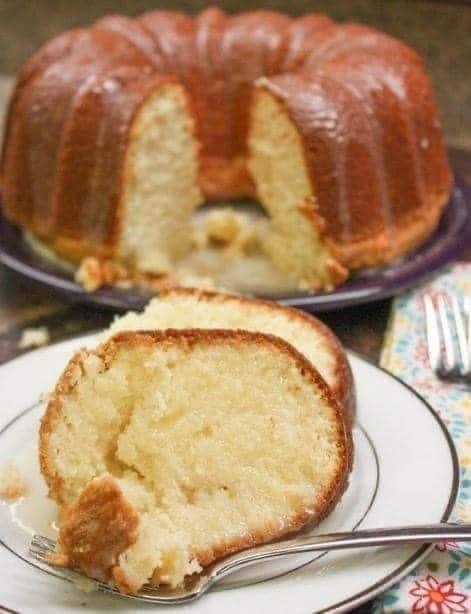 CREAM CHEESE POUND CAKE