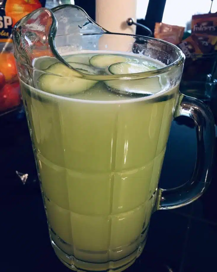 Agua de pepino (cucumber water)