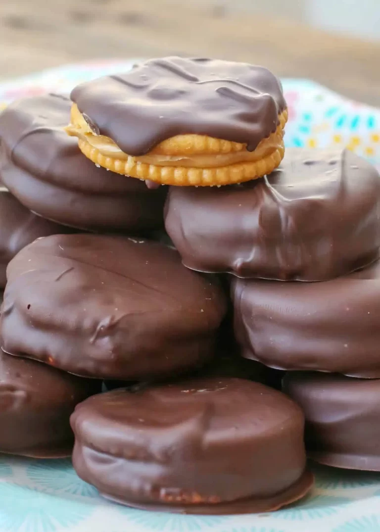 CHRISTMAS RITZ CRACKER COOKIES