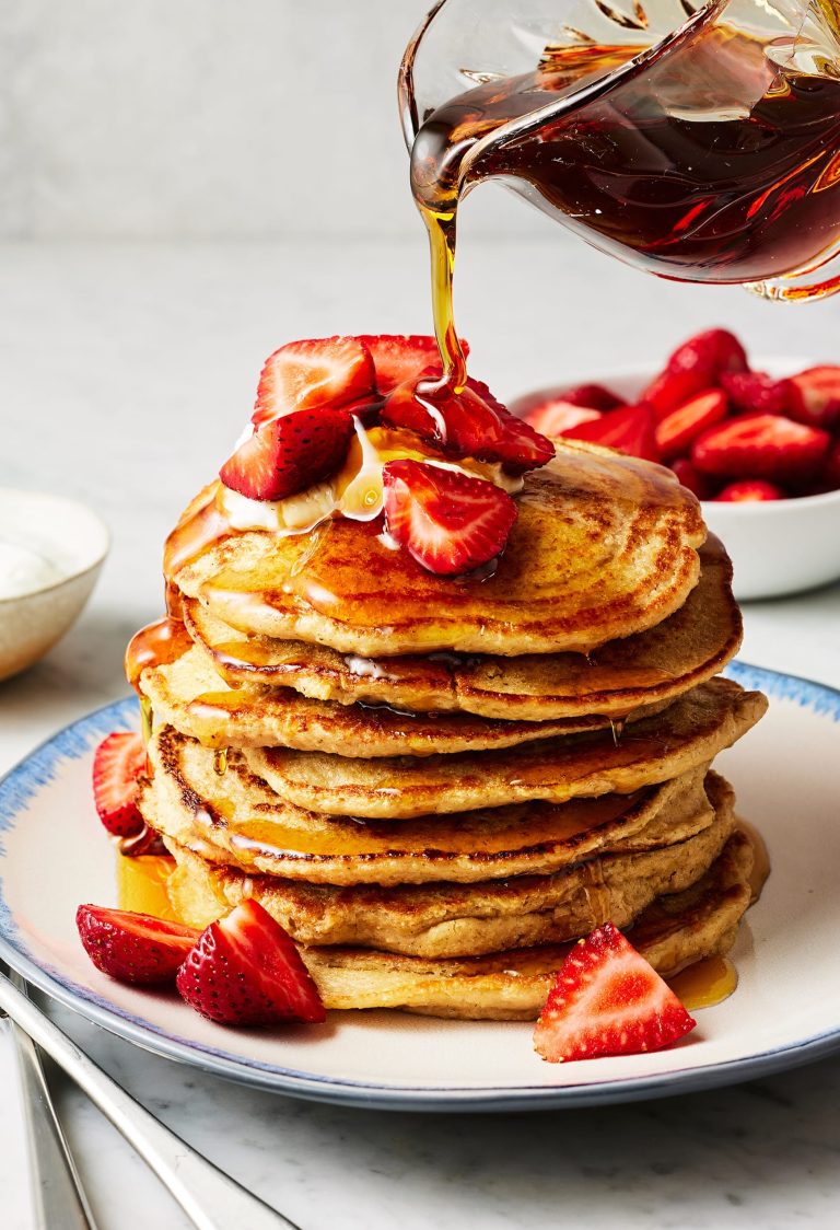 Oat Flour and Greek Yogurt Pancakes: A Protein-Packed Breakfast