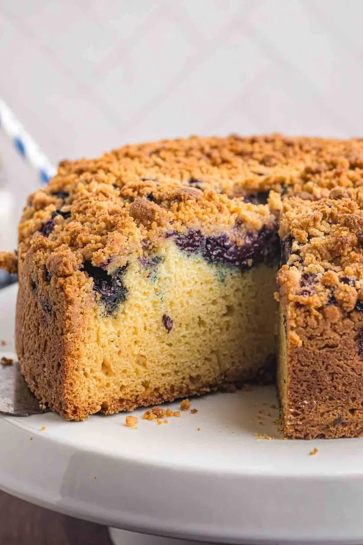 Delicious blueberry crumb cake with a buttery crumble topping and fresh blueberries