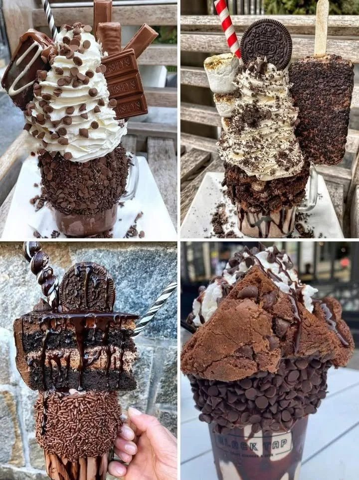 Delicious ice cream topped with rich chocolate sauce