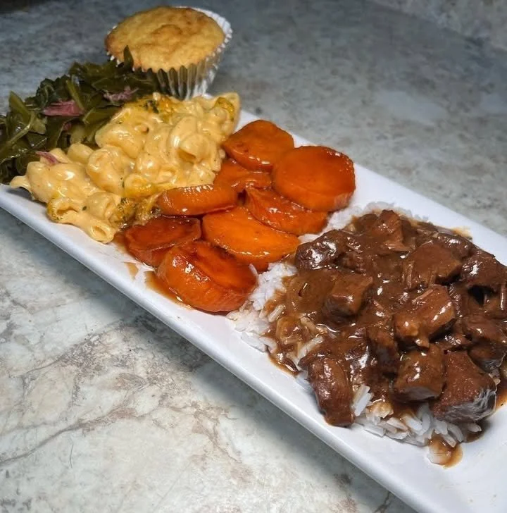 A tempting spread of soul food dishes for passionate soul food lovers.