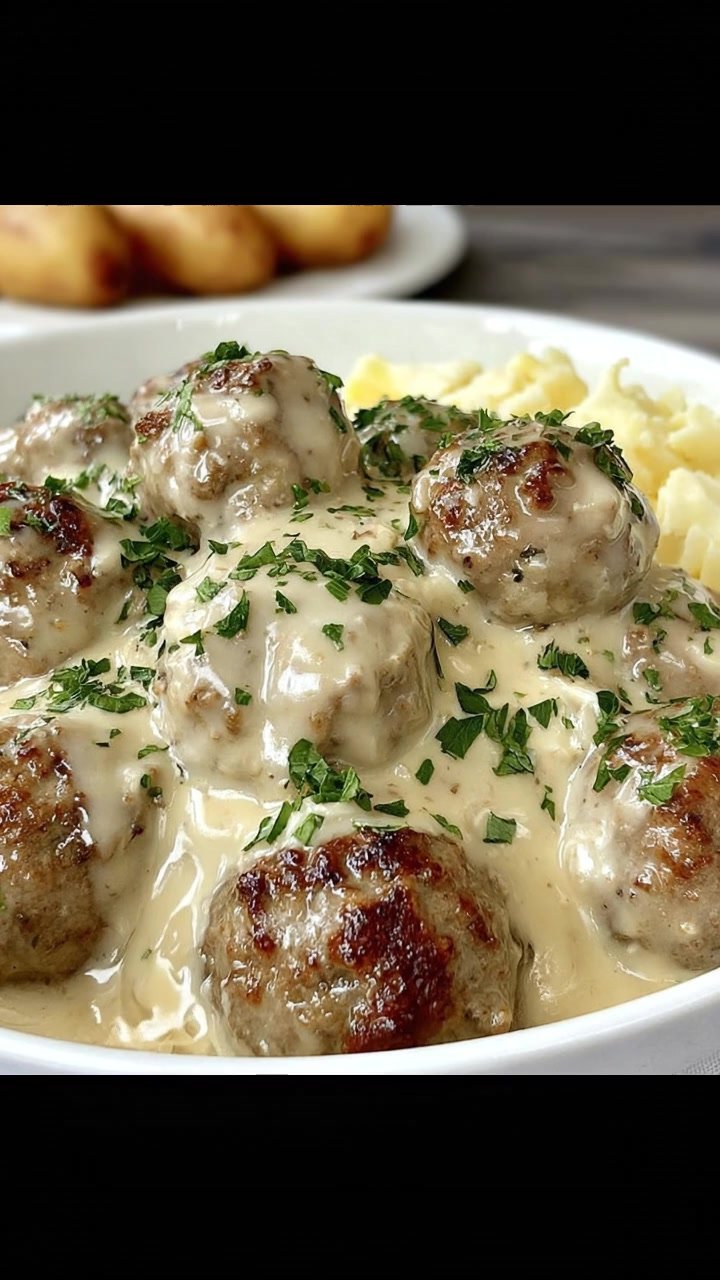 My Swedish friend showed me this recipe, and it's been our favorite way of making balls since! Full recipe 👇 💬