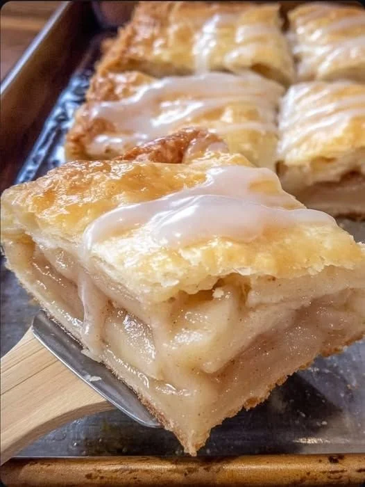 Delicious Chicago-style bakery apple slices, fresh and flavorful dessert